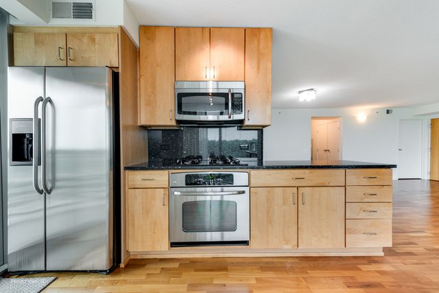 9725 Woods Drive 802, Skokie, IL 60076