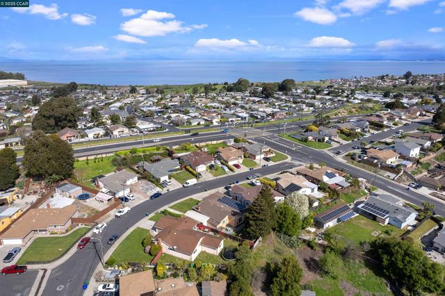 2715 Sargent Ave, San Pablo, CA 94806