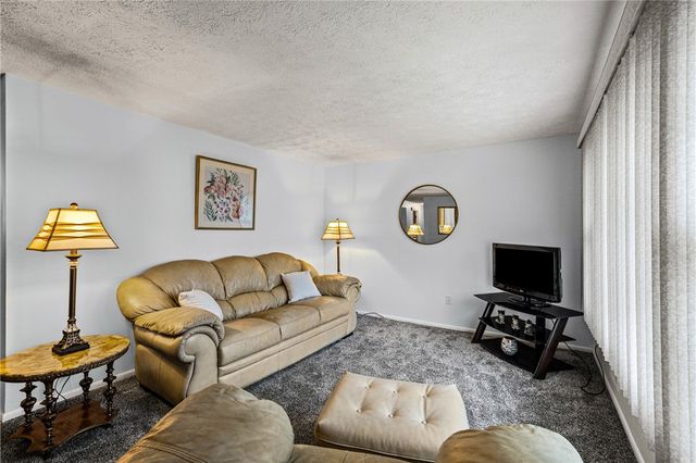 41 Shadywood Drive, Gates, NY 14606