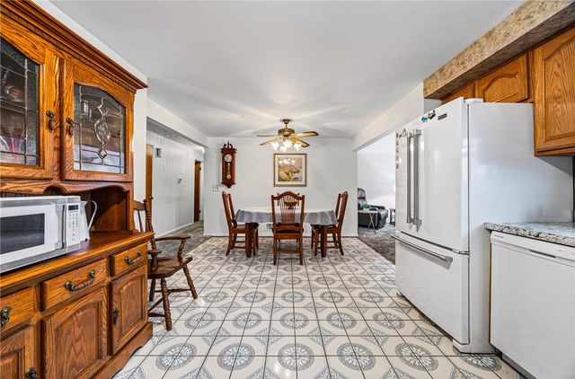 41 Shadywood Drive, Gates, NY 14606