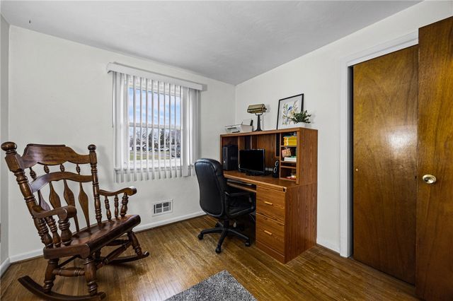 41 Shadywood Drive, Gates, NY 14606