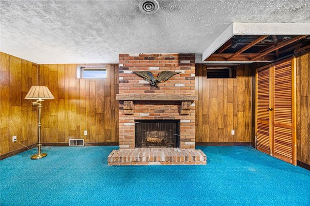 41 Shadywood Drive, Gates, NY 14606