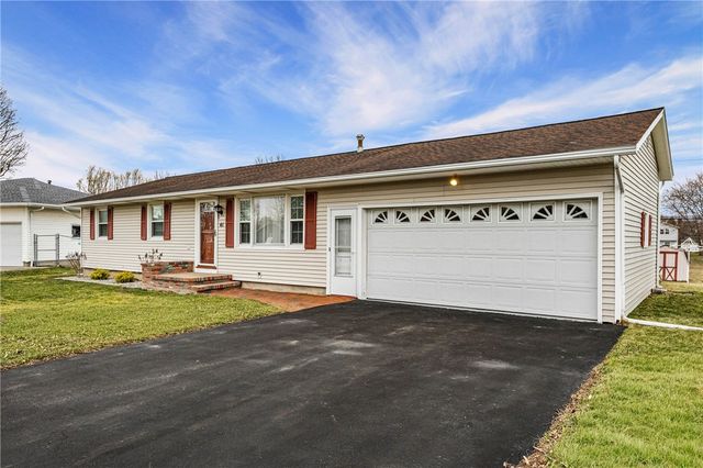 41 Shadywood Drive, Gates, NY 14606