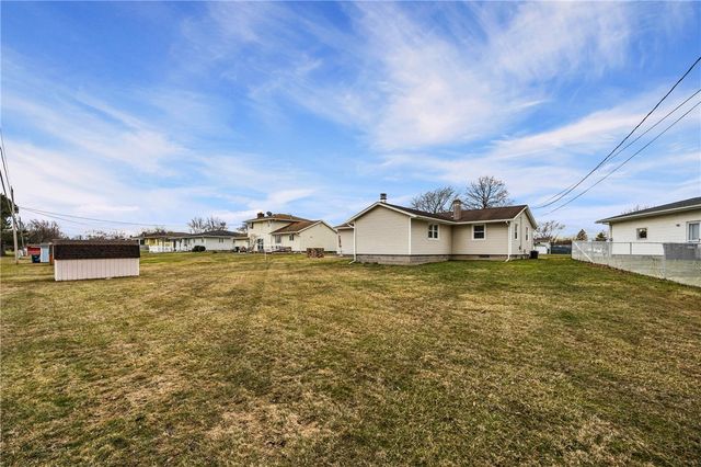 41 Shadywood Drive, Gates, NY 14606