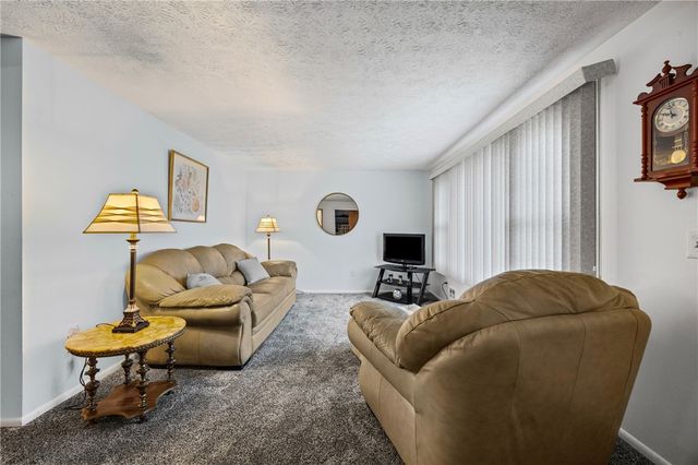 41 Shadywood Drive, Gates, NY 14606