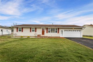 41 Shadywood Drive, Gates, NY 14606