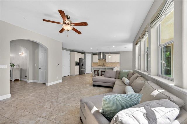 11642 N Bella Vita Avenue, Fresno, CA 93730