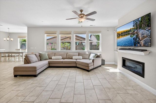11642 N Bella Vita Avenue, Fresno, CA 93730