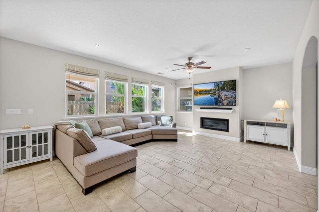 11642 N Bella Vita Avenue, Fresno, CA 93730