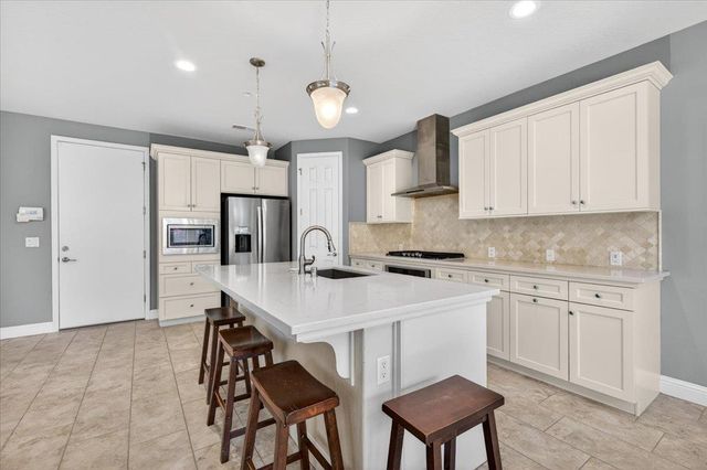 11642 N Bella Vita Avenue, Fresno, CA 93730