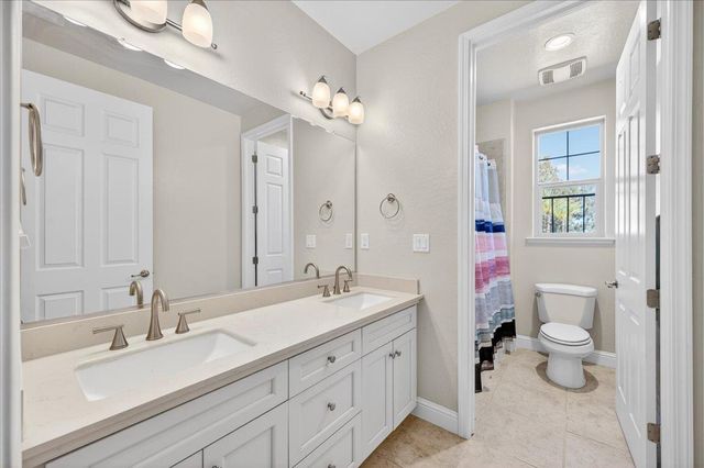 11642 N Bella Vita Avenue, Fresno, CA 93730