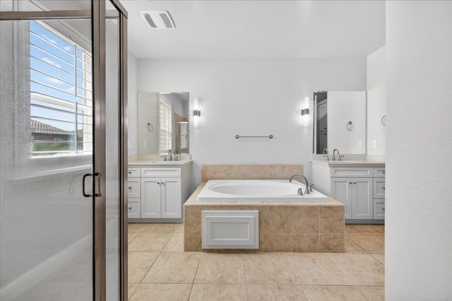 11642 N Bella Vita Avenue, Fresno, CA 93730