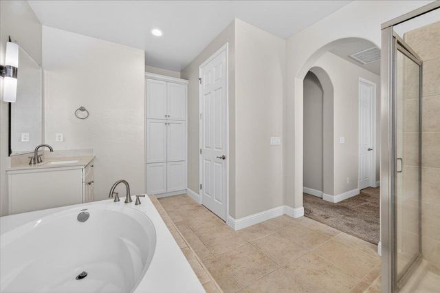 11642 N Bella Vita Avenue, Fresno, CA 93730