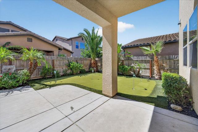 11642 N Bella Vita Avenue, Fresno, CA 93730