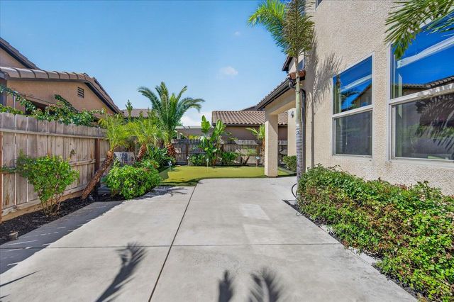 11642 N Bella Vita Avenue, Fresno, CA 93730
