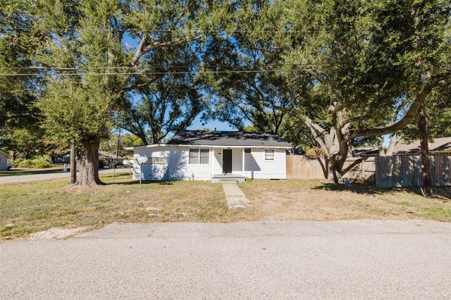 2518 Daugherty Street, Waller, TX 77484