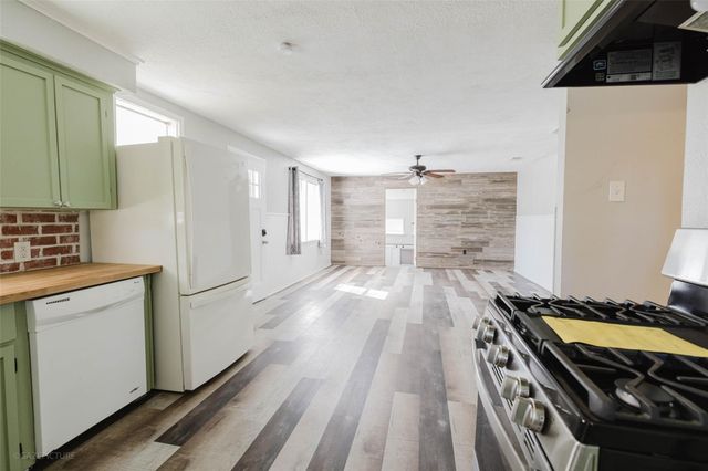 2518 Daugherty Street, Waller, TX 77484