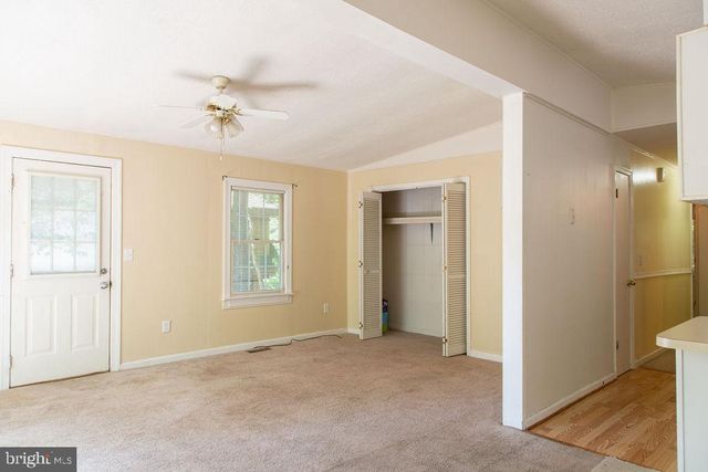 207 CREEKSIDE DR, Locust Grove, VA 22508