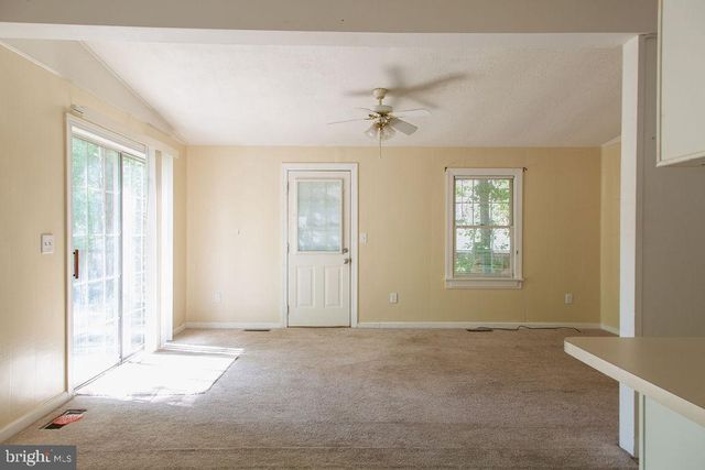 207 CREEKSIDE DR, Locust Grove, VA 22508