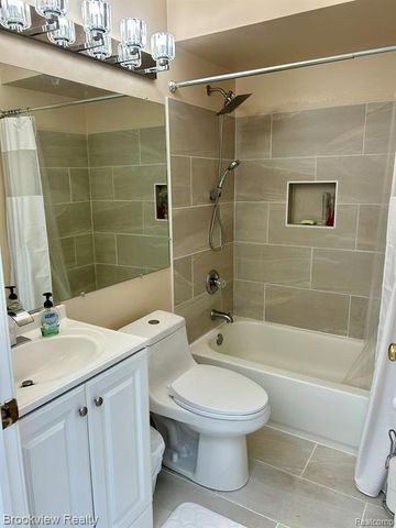 41537 Greenspire Drive, Clinton Township, MI 48038