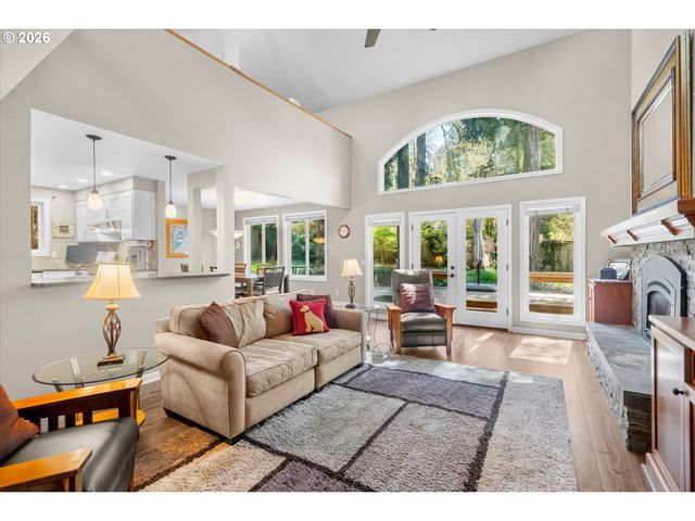 3040 ROYCE Way, Lake Oswego, OR 97034