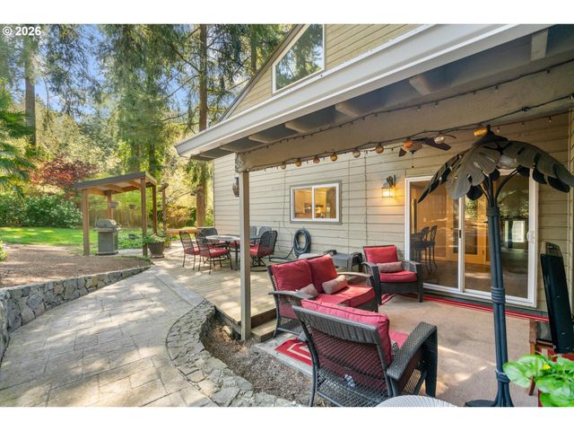 3040 ROYCE Way, Lake Oswego, OR 97034