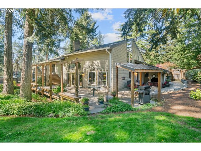3040 ROYCE Way, Lake Oswego, OR 97034
