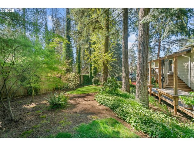 3040 ROYCE Way, Lake Oswego, OR 97034