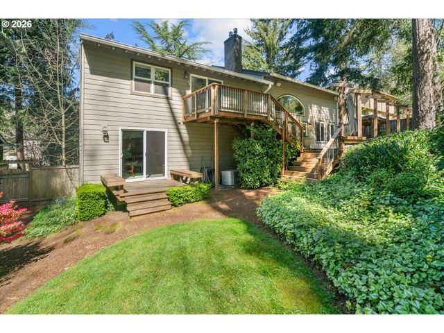 3040 ROYCE Way, Lake Oswego, OR 97034