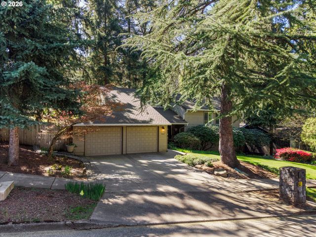 3040 ROYCE Way, Lake Oswego, OR 97034