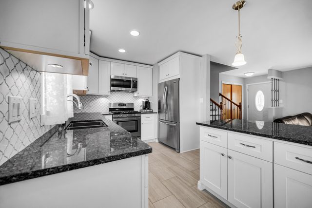 250 Lawndale Drive, Munster, IN 46321