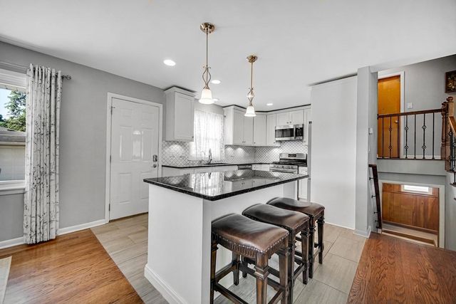 250 Lawndale Drive, Munster, IN 46321