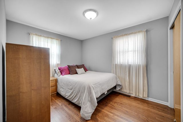 250 Lawndale Drive, Munster, IN 46321