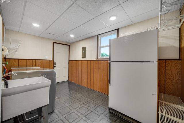 250 Lawndale Drive, Munster, IN 46321