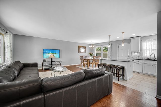 250 Lawndale Drive, Munster, IN 46321