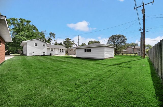 250 Lawndale Drive, Munster, IN 46321