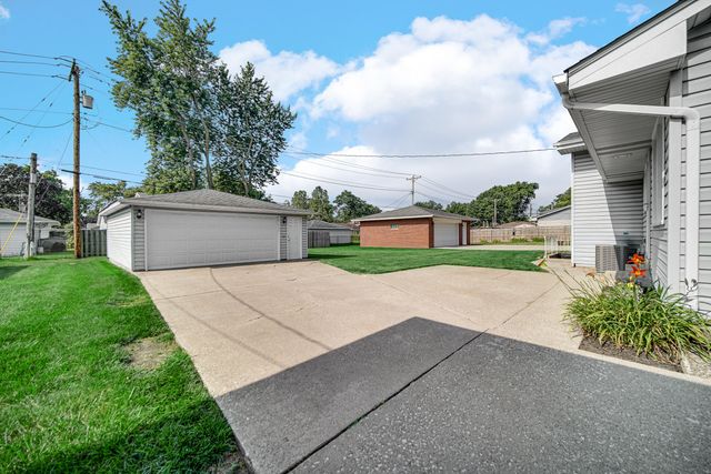 250 Lawndale Drive, Munster, IN 46321