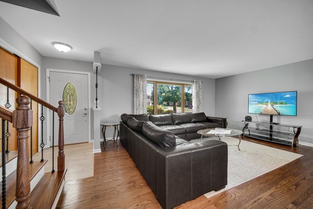 250 Lawndale Drive, Munster, IN 46321