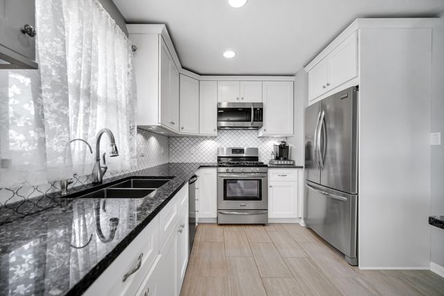250 Lawndale Drive, Munster, IN 46321