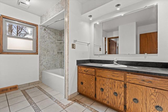 11693 Sherman ROAD, Cedarburg, WI 53012