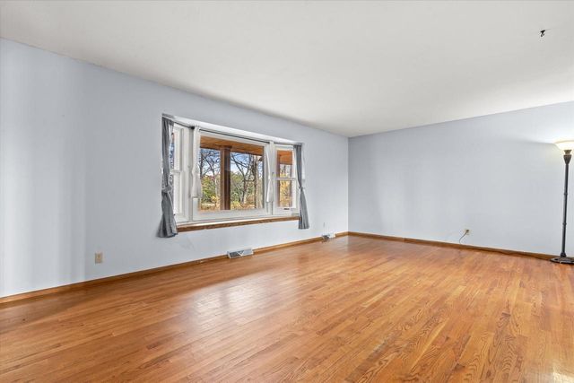 11693 Sherman ROAD, Cedarburg, WI 53012