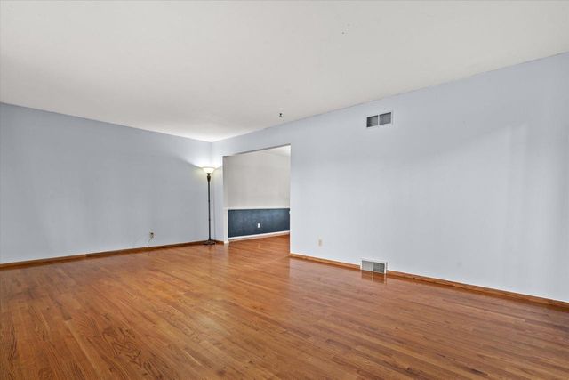 11693 Sherman ROAD, Cedarburg, WI 53012