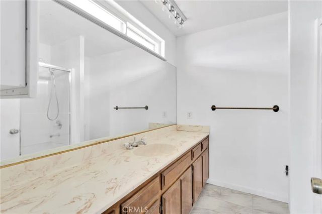 21008 South Road, Apple Valley, CA 92307