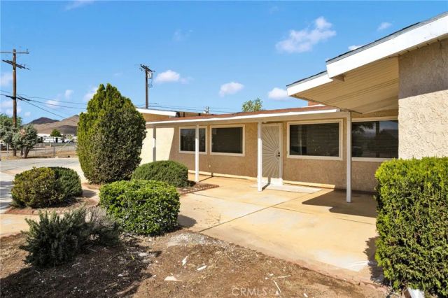 21008 South Road, Apple Valley, CA 92307