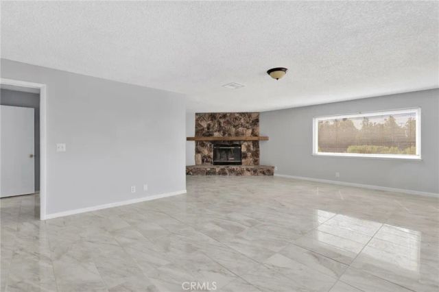 21008 South Road, Apple Valley, CA 92307