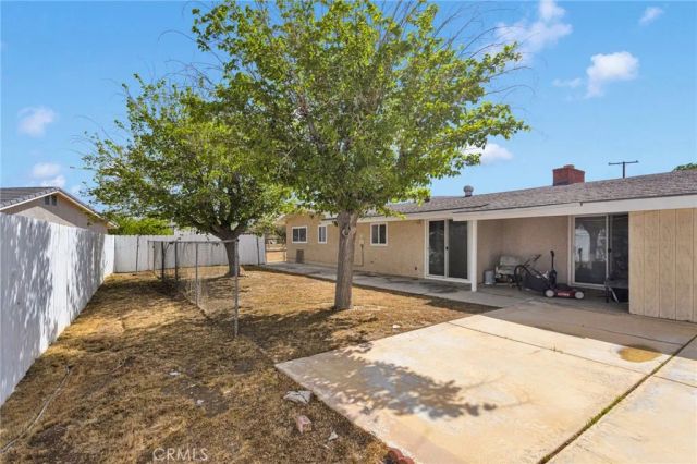 21008 South Road, Apple Valley, CA 92307