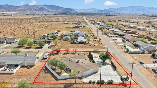 21008 South Road, Apple Valley, CA 92307