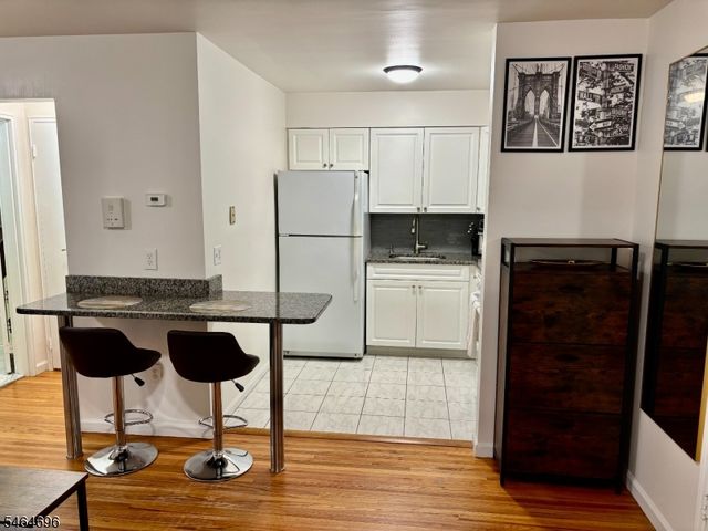 605 Grove St E10, Clifton City, NJ 07013