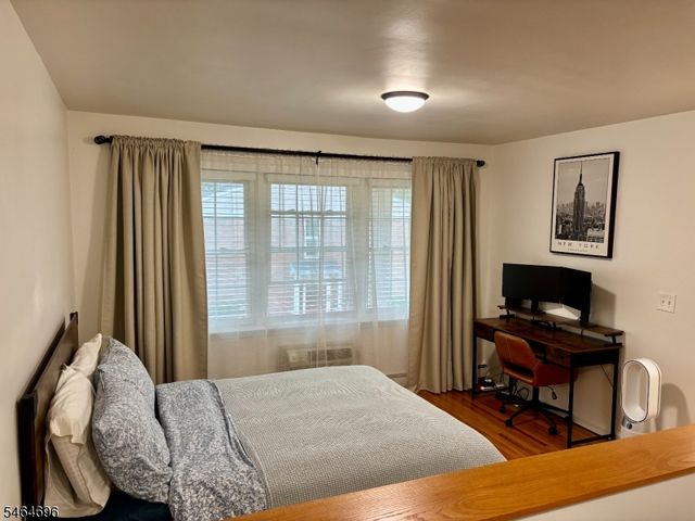 605 Grove St E10, Clifton City, NJ 07013