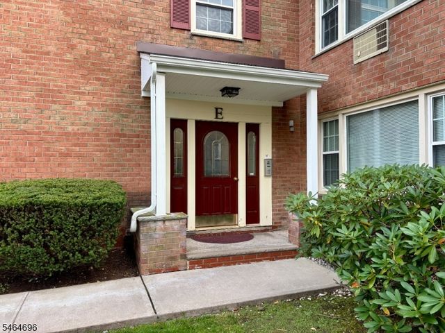 605 Grove St E10, Clifton City, NJ 07013